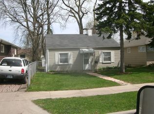 119 S Martin Ave, Waukegan, IL 60085