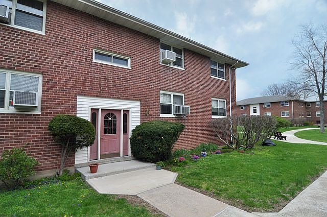 1st image of 26 Dehaven Dr APT 1D
