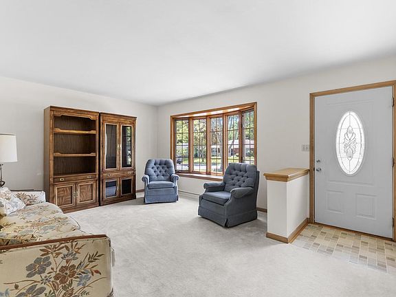 4th image of 218 E Pierron STREET