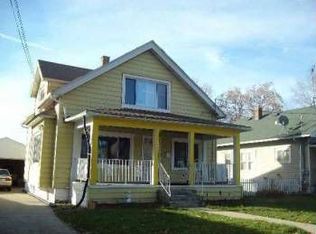 925 Eales Ave, Waukesha, WI 53186