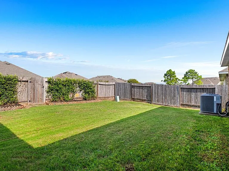 3058 Winterberry Ln — Photo 25