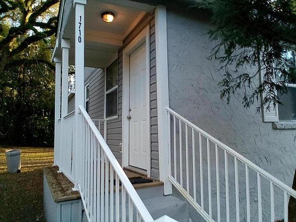 Front Patio & Front entrance