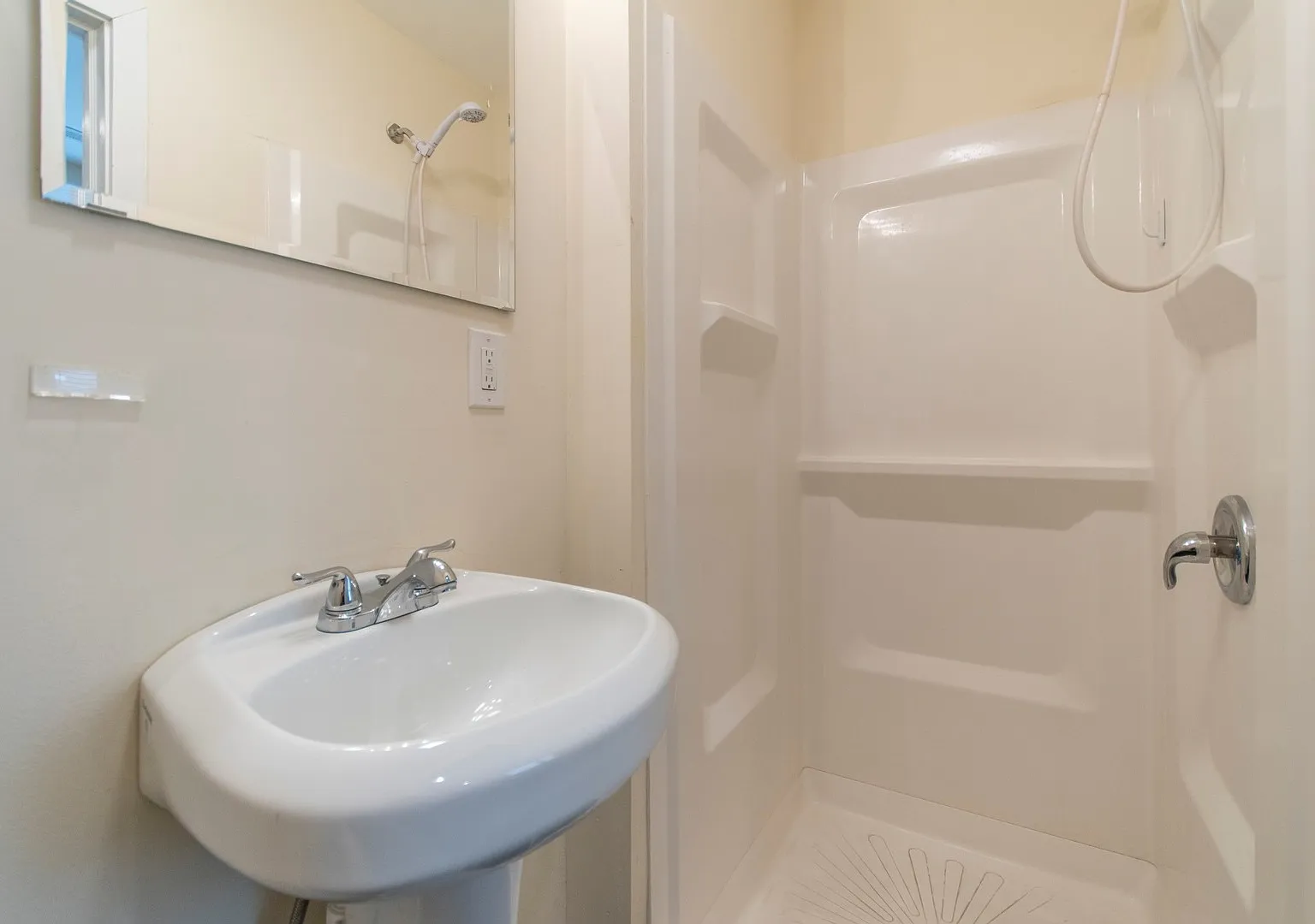 1612 N. Sydenham Street — Photo 2