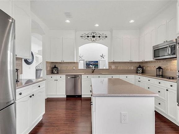 5th image of 2480 Hinsdale Dr