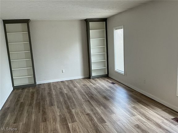 3rd image of 88 N Carpenter Rd