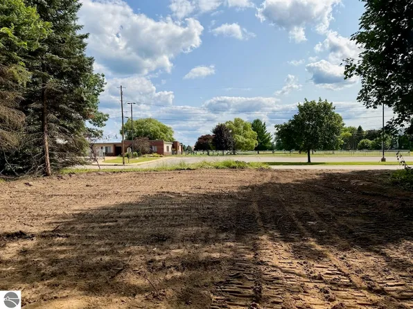 32 Buckley St #32, Elk Rapids, MI 49629