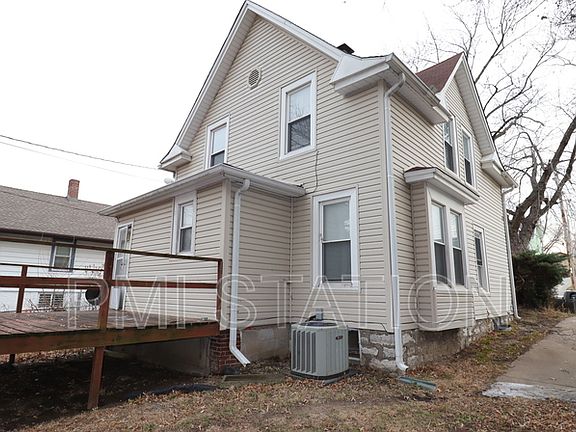 3rd image of 6006 Peery Ave