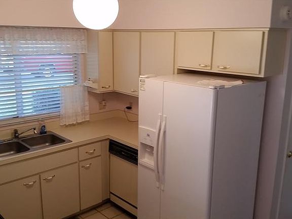 2nd image of 180 Balfour Dr #6