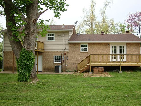 Great backyard with lots of play area