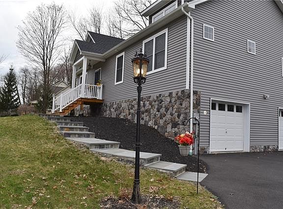 3rd image of 2 McNamara Dr