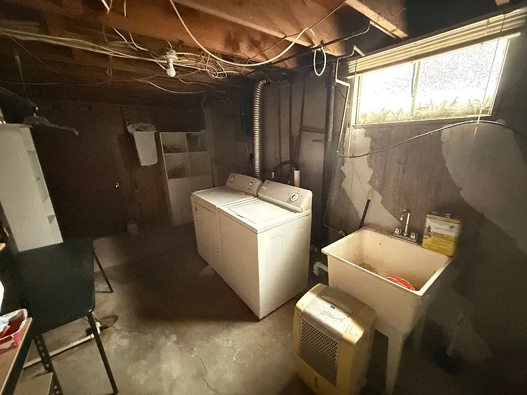 211 Bourn Ave — Photo 20