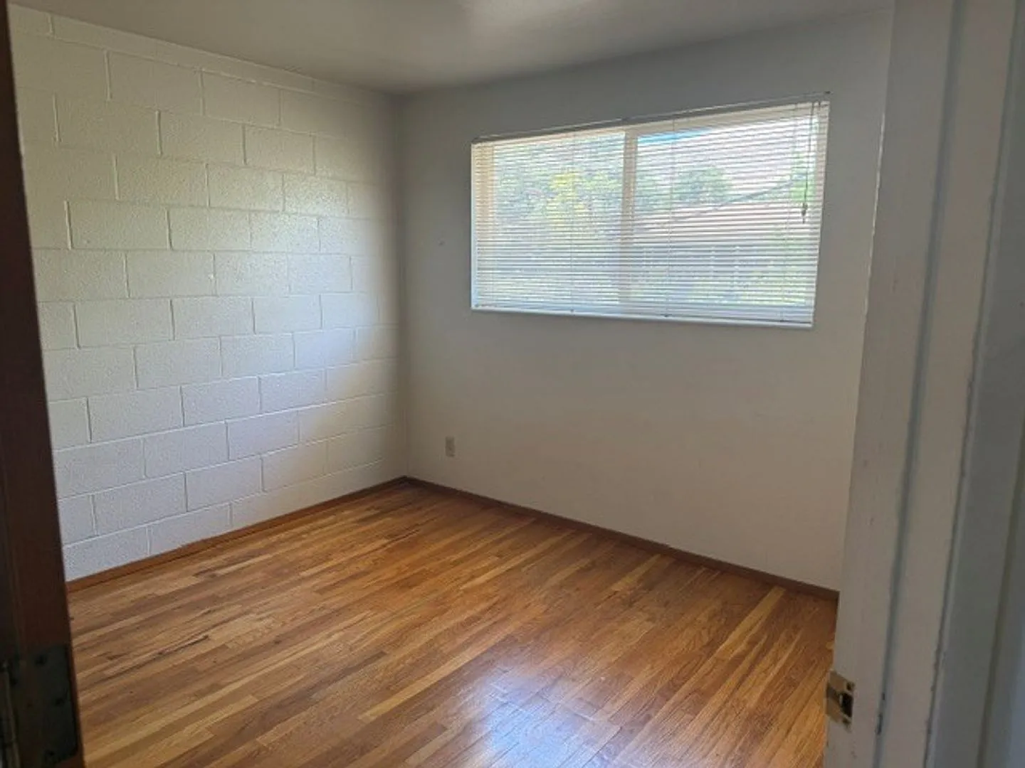 Light and Bright Two bedroom One bath Condo on the West side of Carson — Photo 4