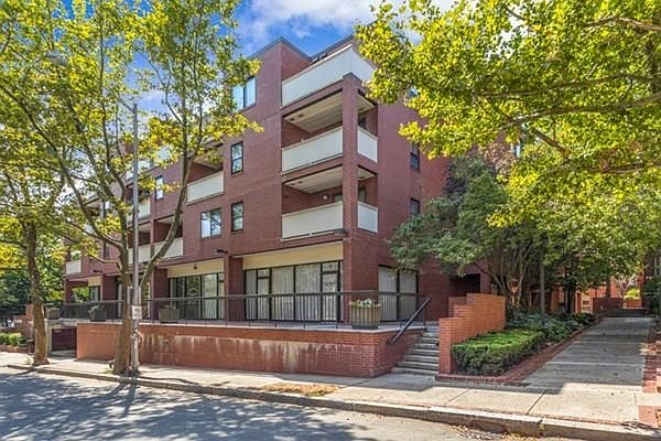 1st image of 20 Central St APT 202