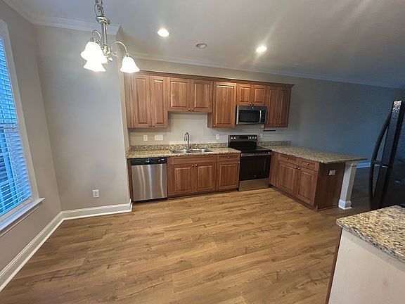 4th image of 19 Nandina Dr