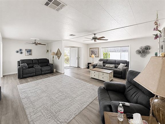 4th image of 25049 Howard Dr