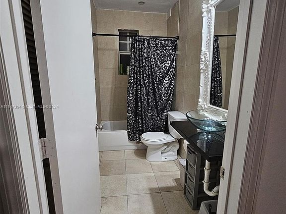 2nd image of 622 15th St #4A