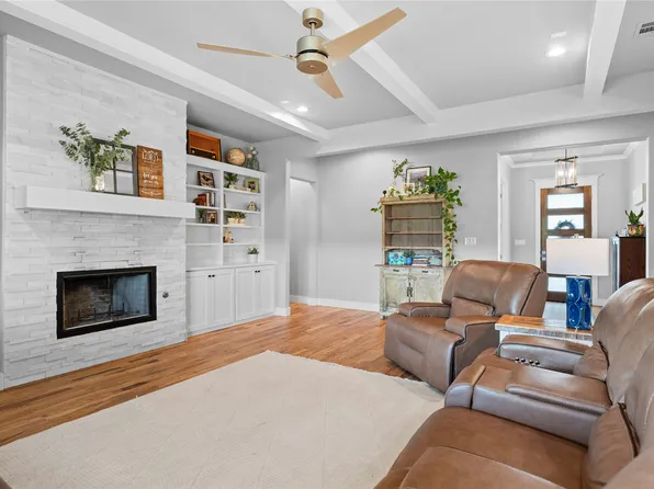 1024 Henry Way, Springtown, TX 76082