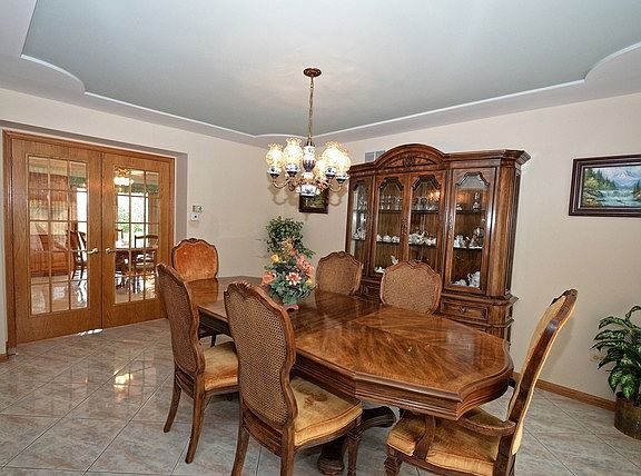 5th image of 17115 Cambridge Pl