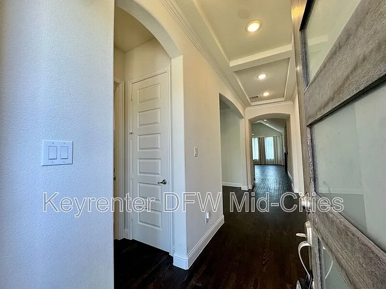 2016 Remington Dr — Photo 2