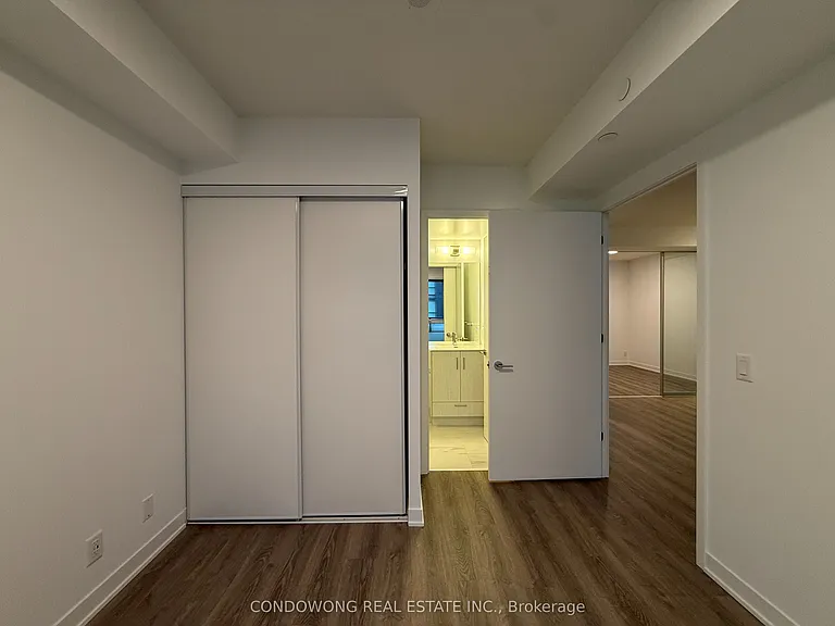 180 Front St E #807 — Photo 8