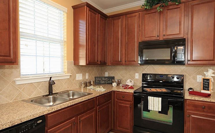 2nd image of 115 Leyton Loop Unit E