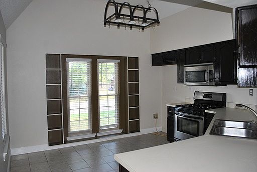 3rd image of 10177 Yates Dr