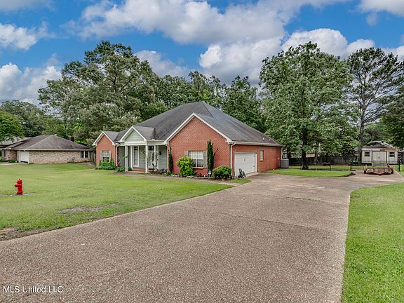 5th image of 2023 Matthews Dr