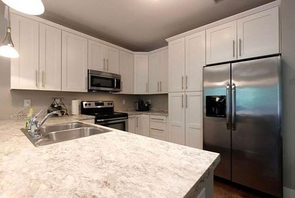2nd image of 4326 N Cypress Ln