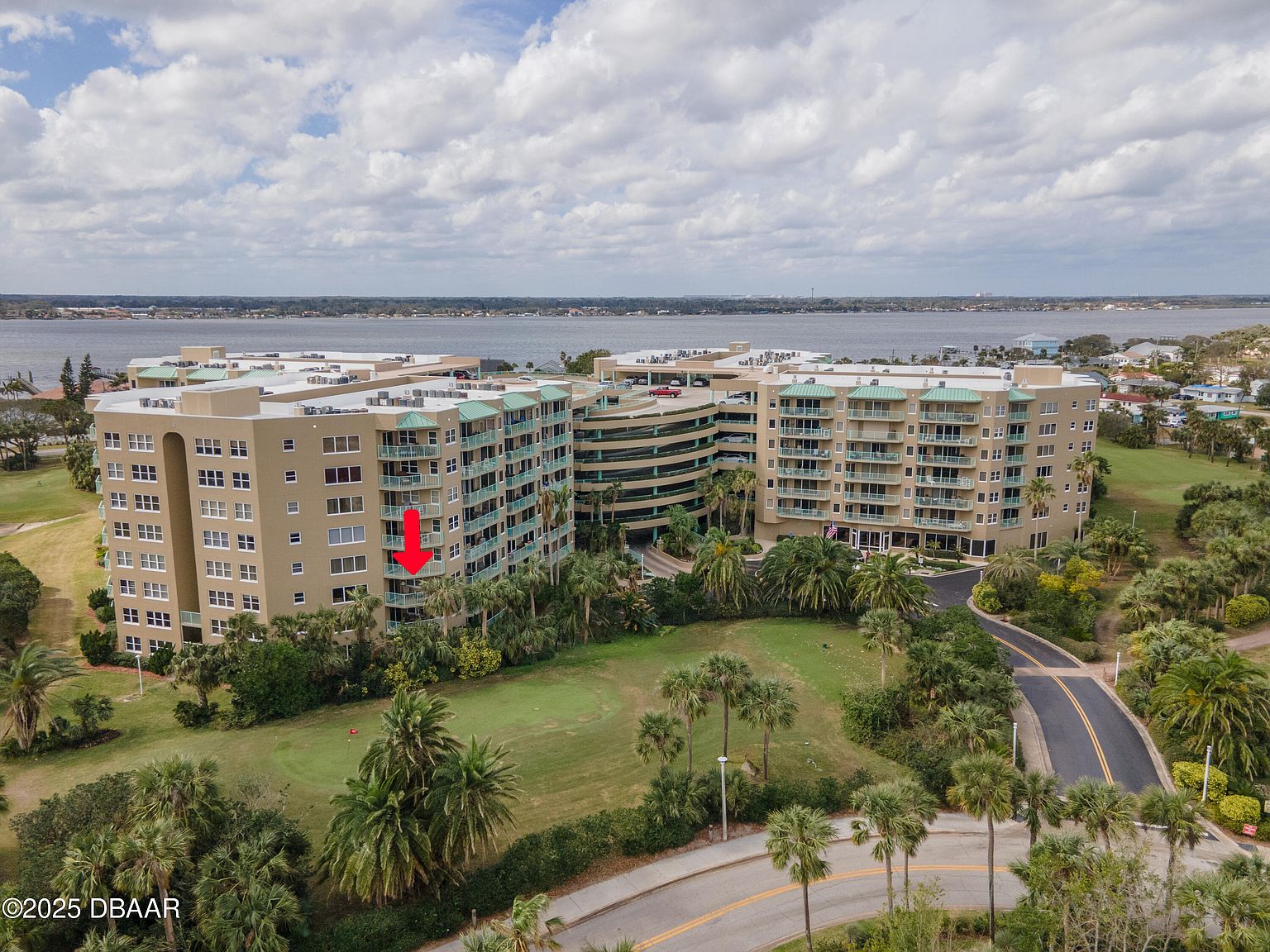 4 Oceans West Blvd APT 305D