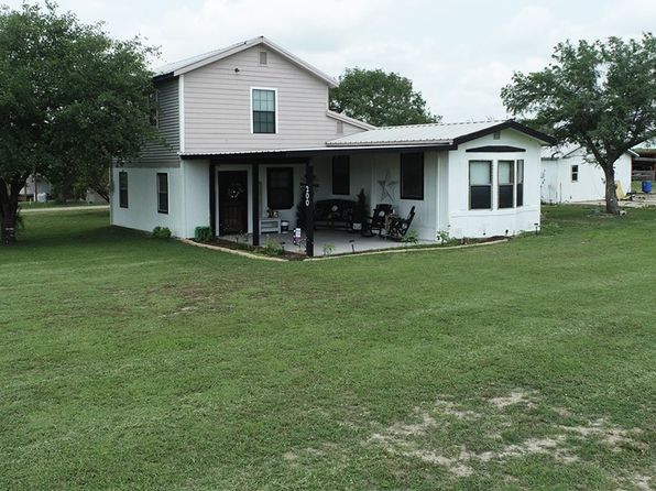 200 Baggs Trl, Mathis, TX 78368