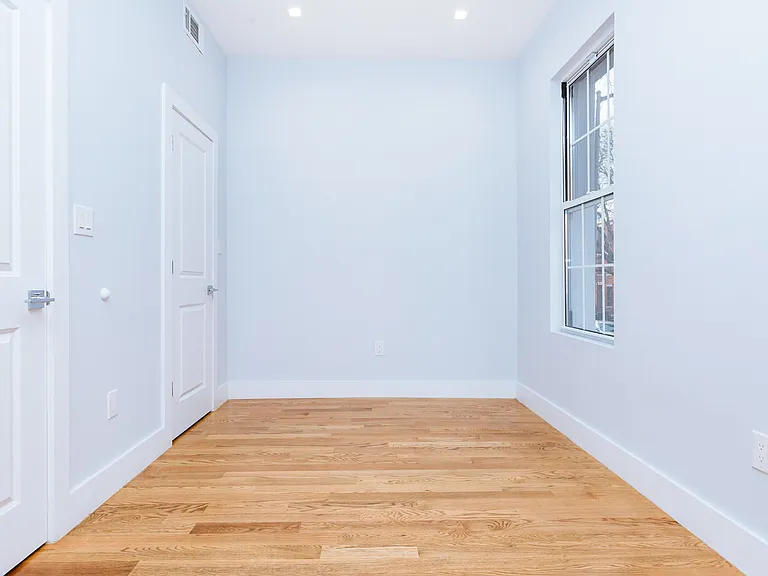 128 India St #2 — Photo 8