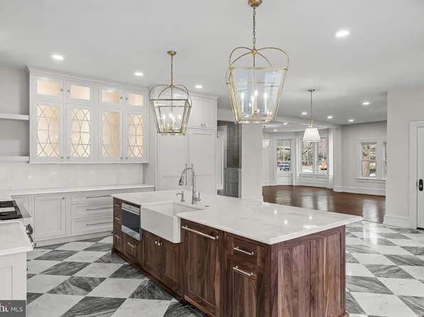 140 E Central Ave, Moorestown, NJ 08057