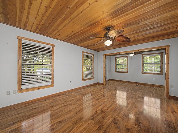 4th image of 665 Moon Ranch Road