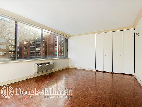 3rd image of 353 E 72nd St APT 12B