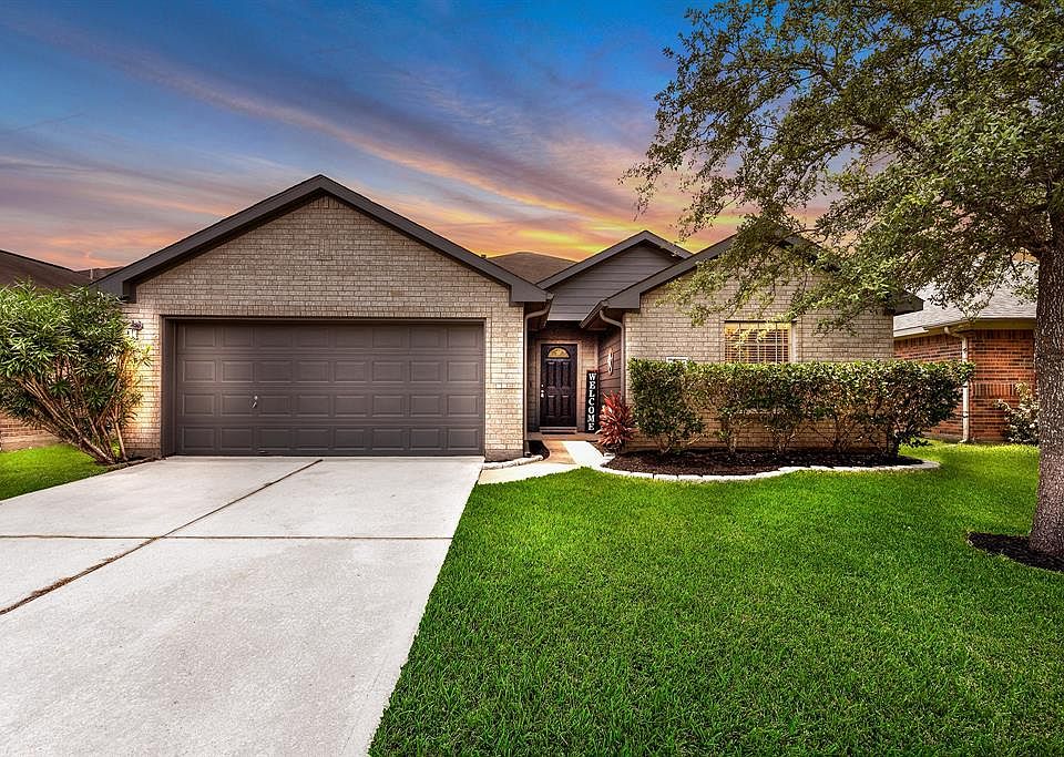 1st image of 7915 Pelican Ln