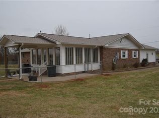 1412-1436 Mountain View Church Rd, Hamptonville, NC 27020