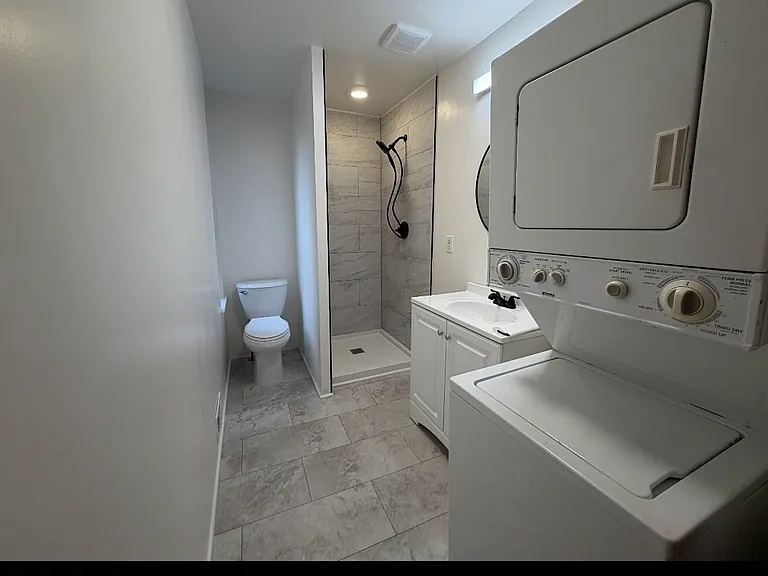 215 Buckingham Pl #1 — Photo 12
