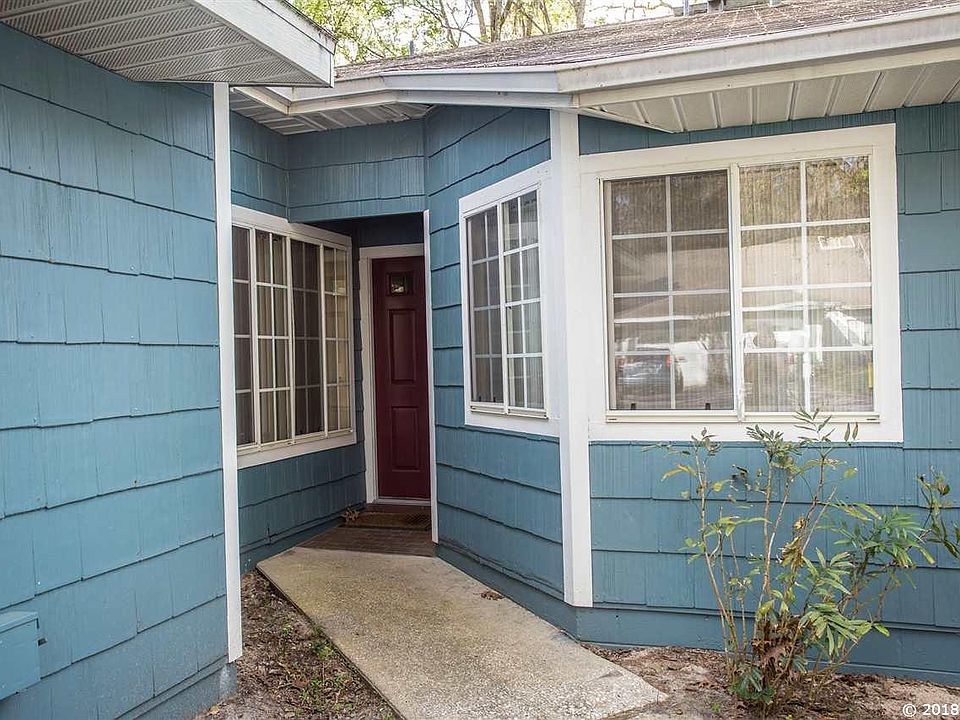 2nd image of 922 SW 51st Way