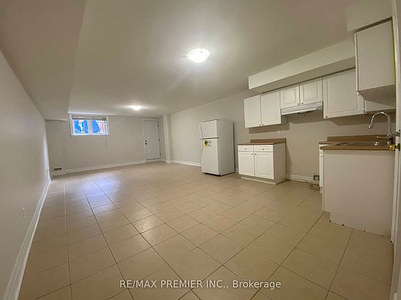4th image of 34 Algarve Cres #Basement