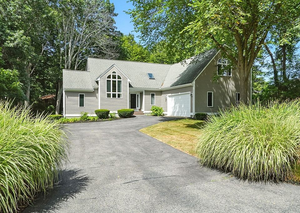 1st image of 7 Bonnie Ln