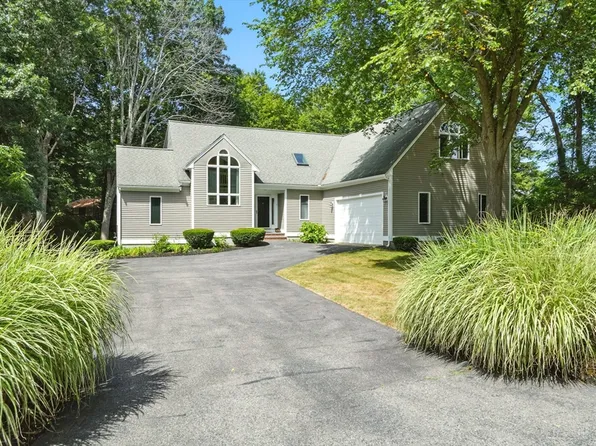 7 Bonnie Ln, Kingston, MA 02364