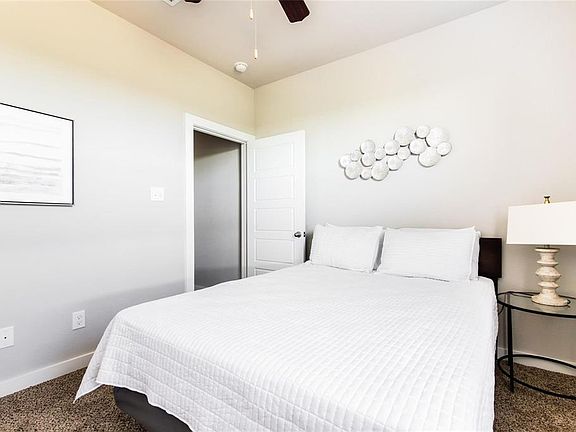 5th image of 1012 W Sierra Vista Ct