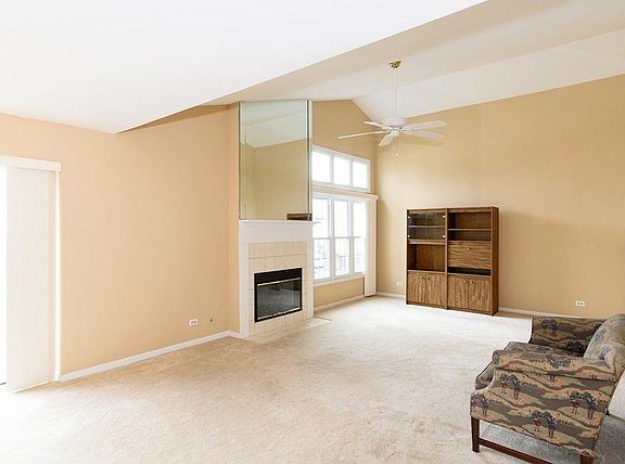 3rd image of 129 S Lawford Ct