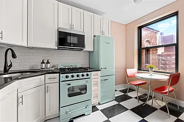 315 East 88th Street #6A image 1 of 7