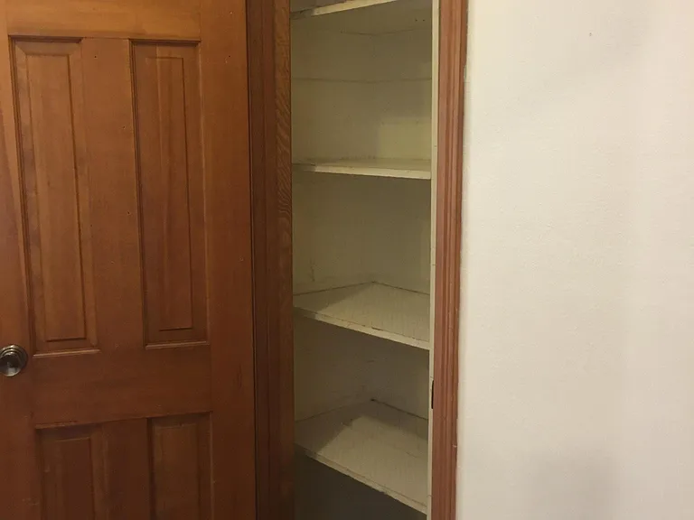 2721 Jefferson St — Photo 17