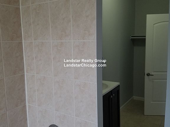 4th image of 4555 N Malden St APT 309