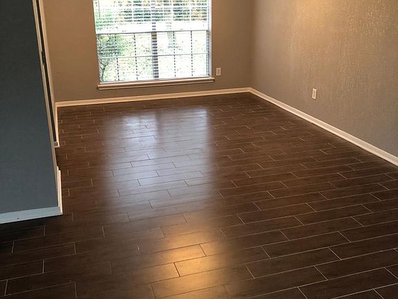 living room 1/ dining room