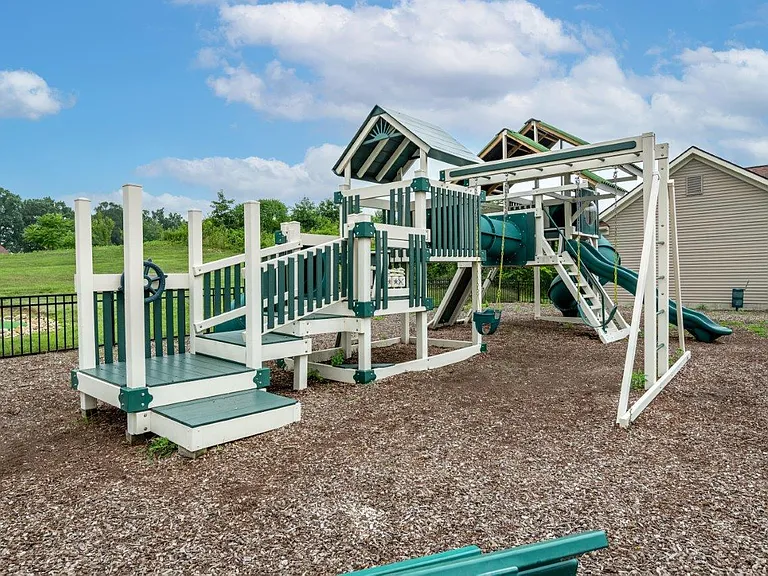Reserve at Southpointe Apartment Homes — Photo 18