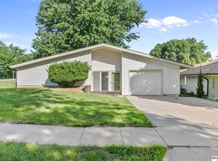 5401 Venture Dr, Lincoln, NE 68521