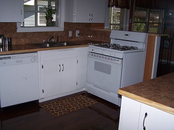 4th image of 1825 4th Ave